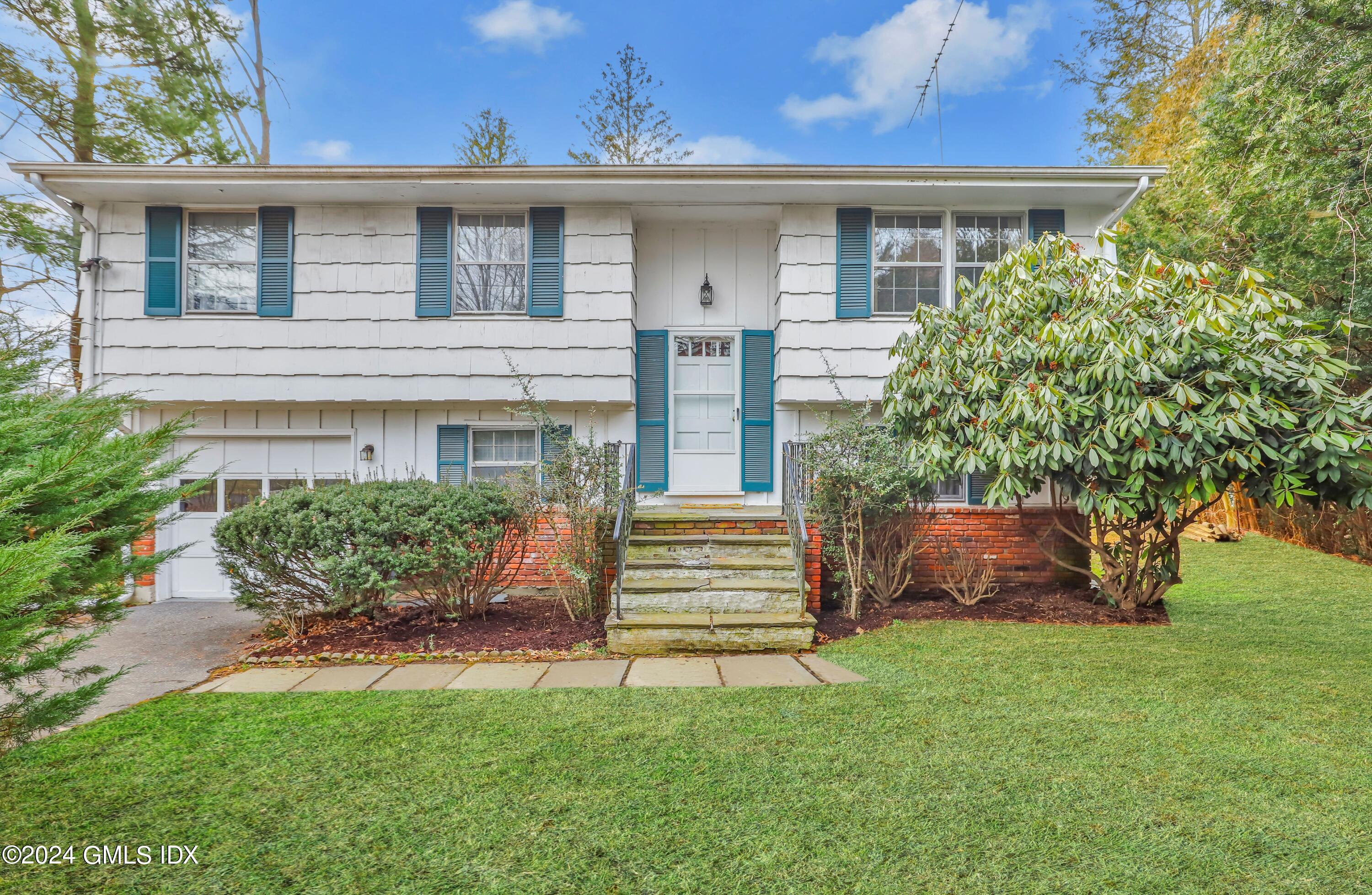 Stuart Dr, Old Greenwich, CT 06870 #1