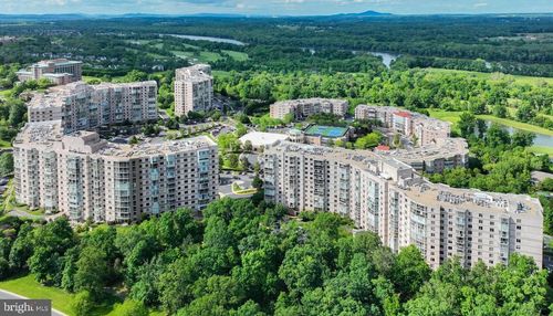 914-19385 Cypress Ridge Ter, LEESBURG, VA, 20176-5169 | Card Image