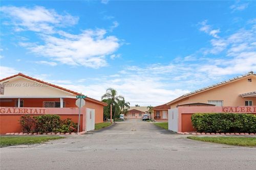 8c-2250 W 74th Pl, Hialeah, FL, 33016 | Card Image
