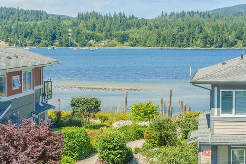 5954 Beachgate Lane, Sechelt, BC, V7Z0S2 | Card Image