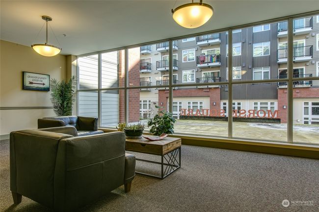 Dedicated 2nd floor sitting area, outside unit | Image 15