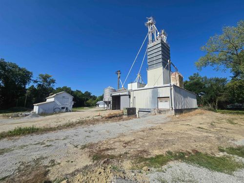 10199 S Wayne Rd, Warren, IN, 46792-9667 | Card Image