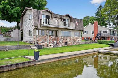 32680 South St, Lawton, MI, 49065-8408 | Card Image