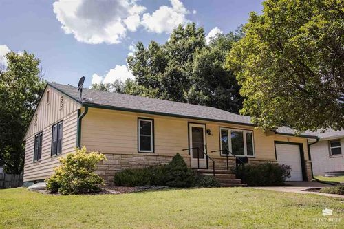 1104 Hickok St, Abilene, KS, 67410-1832 | Card Image