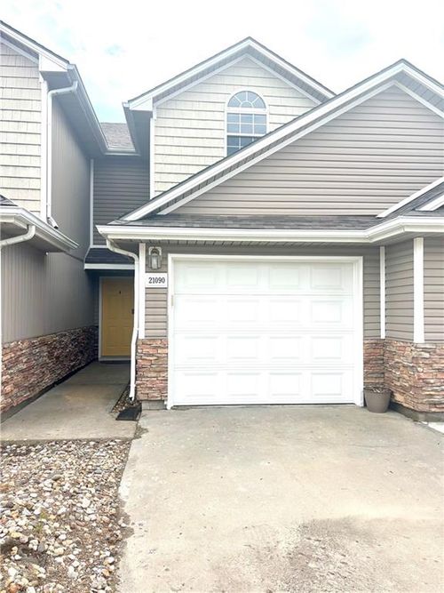 21090 Millridge St, Spring Hill, KS, 66083-6505 | Card Image