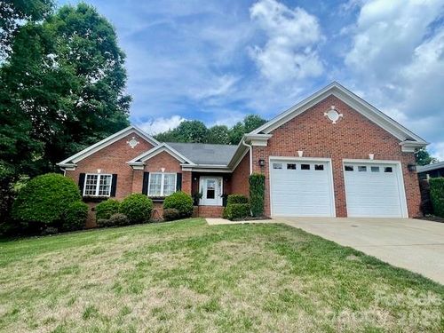 4945 Brookridge Dr Ne, Hickory, NC, 28601-8791 | Card Image