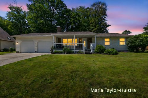 16205 Suffolk Dr, Spring Lake, MI, 49456-1433 | Card Image