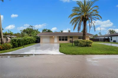 2711 Ne 52nd Ct, House other with 2 bedrooms, 2 bathrooms and null parking in Lighthouse Point FL | Image 1