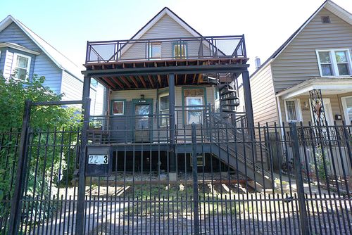 2233 N Kenneth Ave, Chicago, IL, 60639-3527 | Card Image