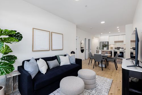 204-33920 Best Ave, Mission, BC, V2V0L9 | Card Image