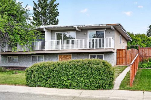 42 Huntford Close Ne, Calgary, AB, T2K3Y6 | Card Image