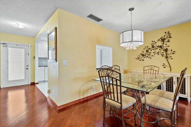 603 Laconia Cir, Condo with 2 bedrooms, 2 bathrooms and null parking in Lake Worth FL | Image 19