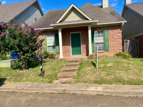 596 Ashley Glen Cir W, Cordova, TN, 38018-1054 | Card Image