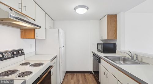 unit-1b1335-450 N 18th St, PHILADELPHIA, PA, 19130-3995 | Card Image