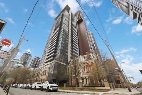 909-28 Linden Street, Toronto, ON, M4Y0A4 | Card Image