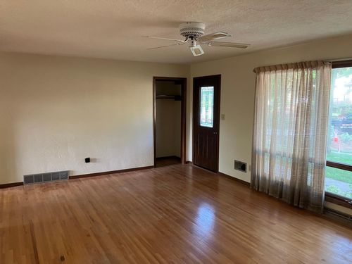 1927 Twin Bluff Rd, Red Wing, MN, 55066-3006 | Card Image