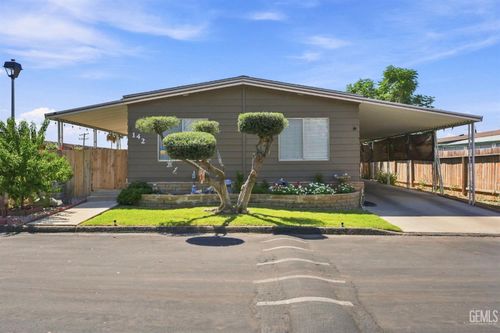 142 Set Lane, Bakersfield, CA, 93308 | Card Image