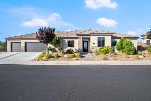 1351 N Fairway Dr, Washington, UT, 84780-8558 | Card Image