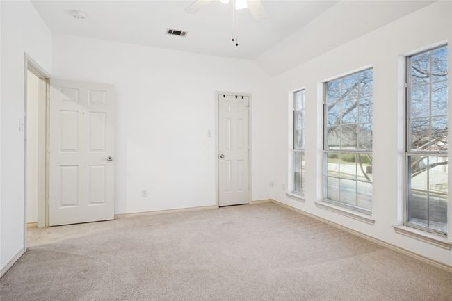 Oversized bedroom 4 with lots of windows | Image 32