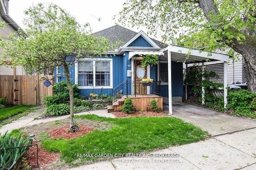 76 Beech St, Saint Catharines, ON, L2R2B7 | Card Image