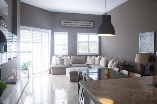 apt-120-19900 E Country Club Dr, Aventura, FL, 33180-3328 | Card Image