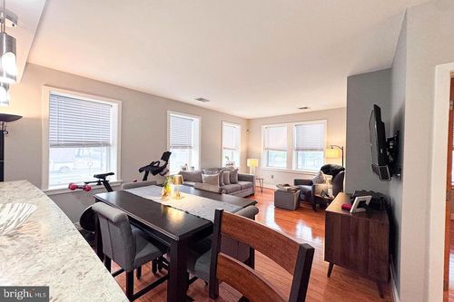 201-921 Butternut St Nw, WASHINGTON, DC, 20012-2428 | Card Image