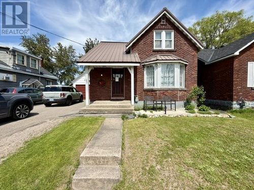 252 Wellington St E, Sault Ste. Marie, ON, P6A2L5 | Card Image