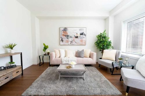 4 Bilanski Farm Rd, Brantford, ON, N3S0J8 | Card Image