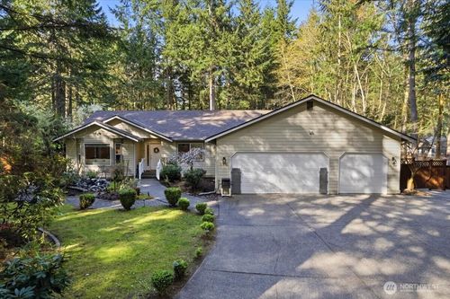 879 881 Kamus Way, Fox Island, WA, 98333-9610 | Card Image