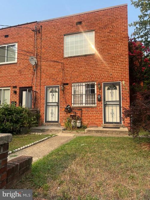 2201 14th St Ne, WASHINGTON, DC, 20018-3501 | Card Image