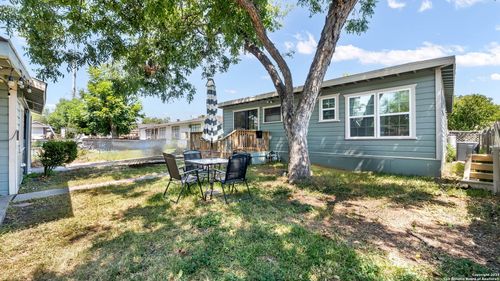 1722 Alametos, San Antonio, TX, 78201-3535 | Card Image