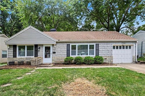 7540 Rainbow Dr, Prairie Village, KS, 66208-3649 | Card Image