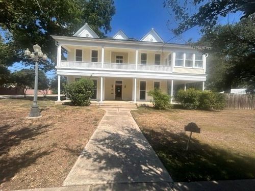 605 Saint Matthew St, Gonzales, TX, 78629-4041 | Card Image
