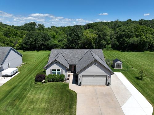 29306 River View Pkwy, Burlington, WI, 53105-7604 | Card Image
