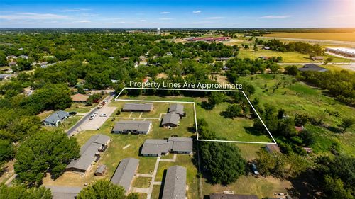 214 Donohoo St, Marlin, TX, 76661-2615 | Card Image
