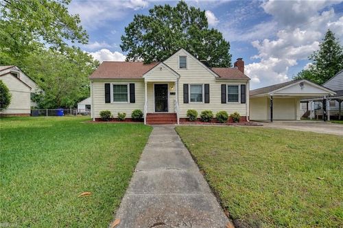 7 Chatham Rd, Portsmouth, VA, 23702-1801 | Card Image