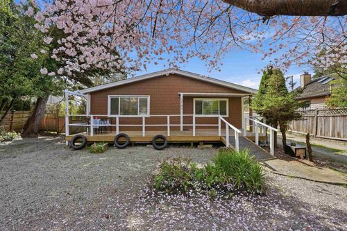 5707 Medusa St, Sechelt, BC, V7Z0J8 | Card Image