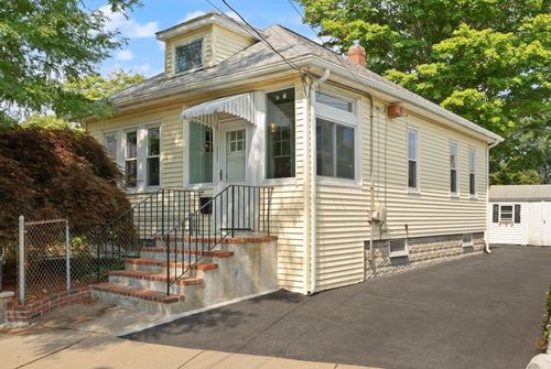 135 Brookings St, Medford, MA, 02155-5445 | Card Image