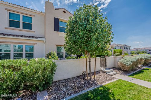 70-4077 S Sabrina Dr, Chandler, AZ, 85248-6196 | Card Image