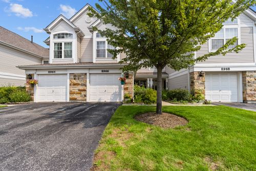 8966 W Heathwood Cir, Niles, IL, 60714-5808 | Card Image