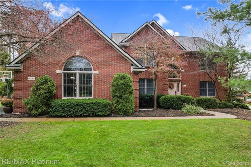 8039 Boulder Ridge Ct, Brighton, MI, 48116-6275 | Card Image