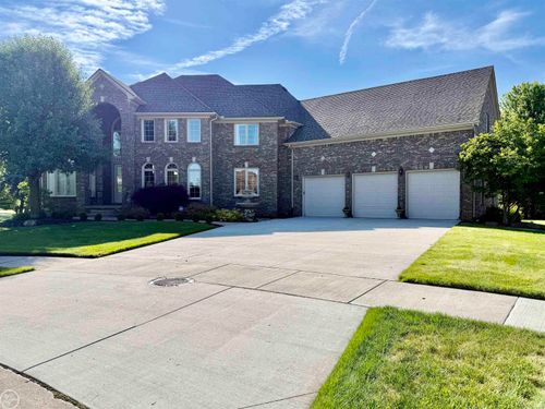 54828 Danielle St, New Baltimore, MI, 48047-5540 | Card Image