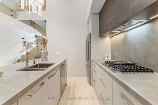 37 Kenilworth Ave, House other with 4 bedrooms, 6 bathrooms and 1 parking in Toronto ON | Image 21
