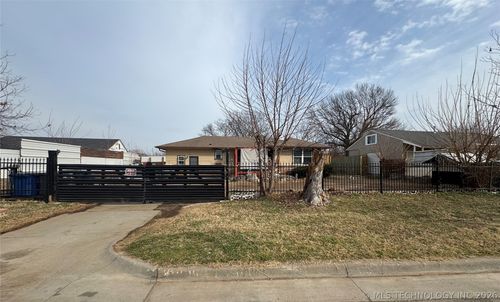 1849 Jamestown Ave, Tulsa, OK, 74115-4818 | Card Image
