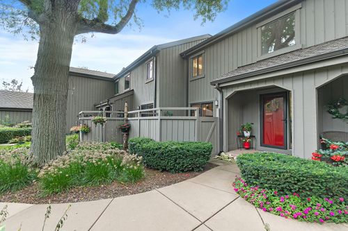 298-404 Shoreline Rd, Lake Barrington, IL, 60010-1630 | Card Image