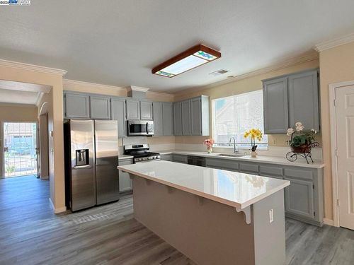 4407 Glen Canyon Cir, Pittsburg, CA, 94565-6457 | Card Image