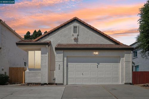 868 Clifton Way, Vacaville, CA, 95688-8548 | Card Image