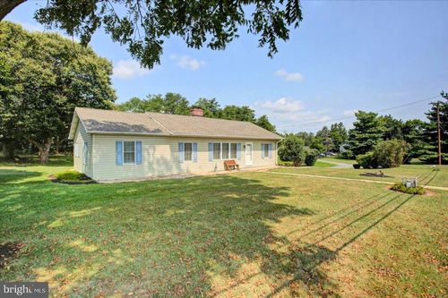 5881 Fort Loudon Rd, MERCERSBURG, PA, 17236-1711 | Card Image