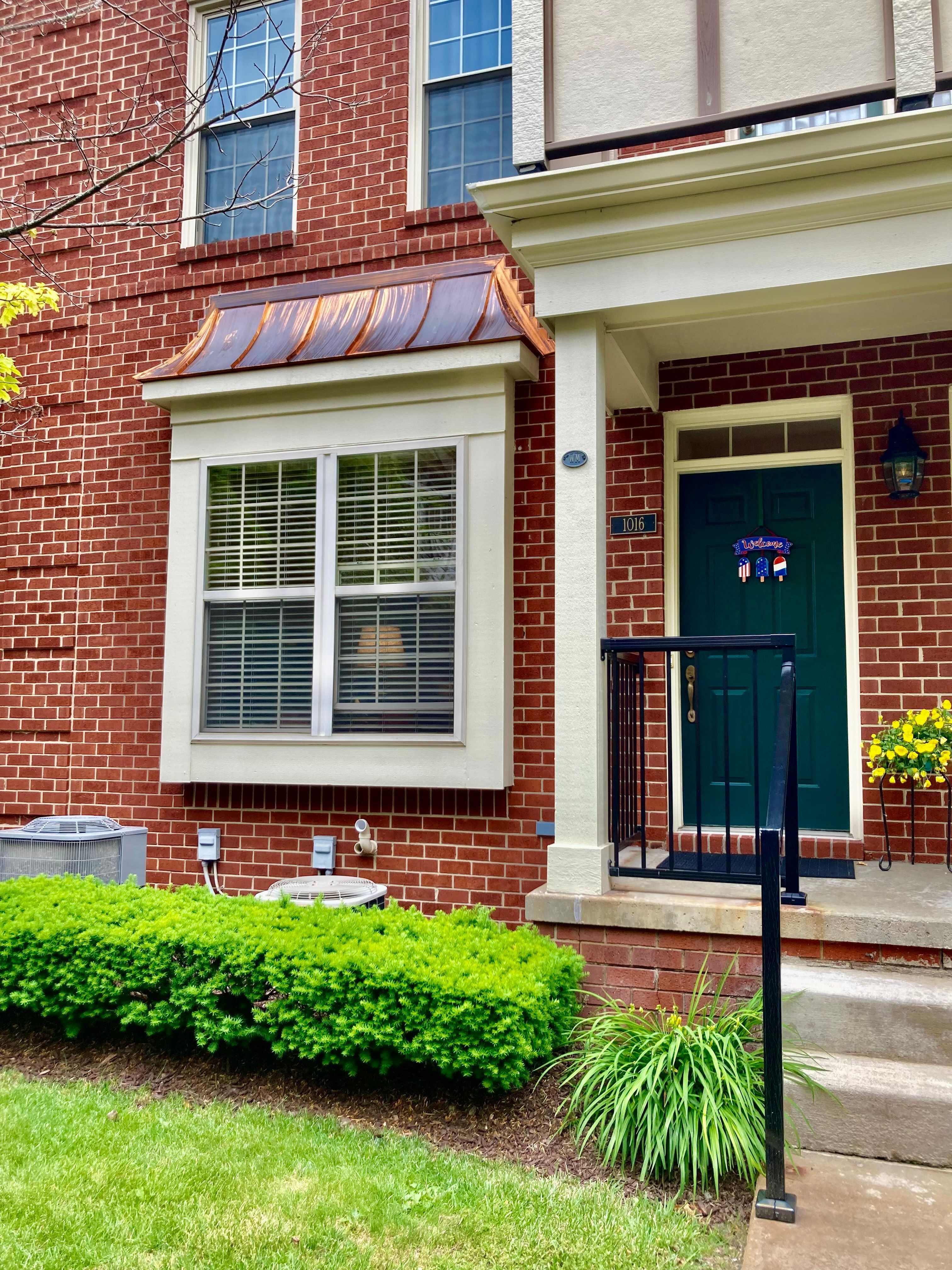 Fountain View Cir, South Lyon, MI 48178