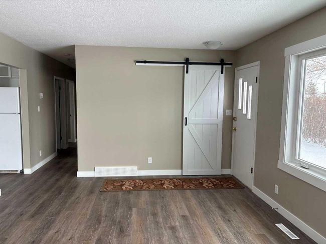 221 Frederick Avenue W, House other with 3 bedrooms, 1 bathrooms and 1 parking in Standard AB | Image 6